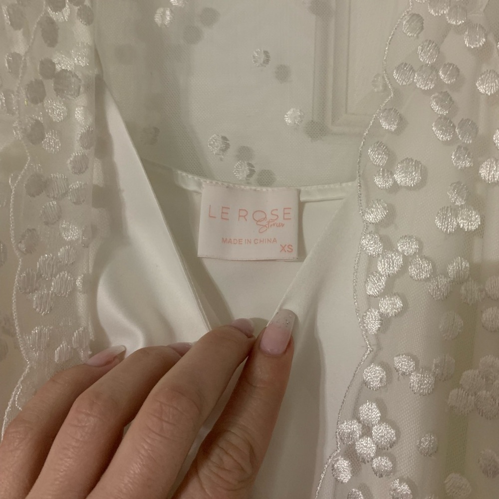 LeRose spot Robe - Picture 7 of 7